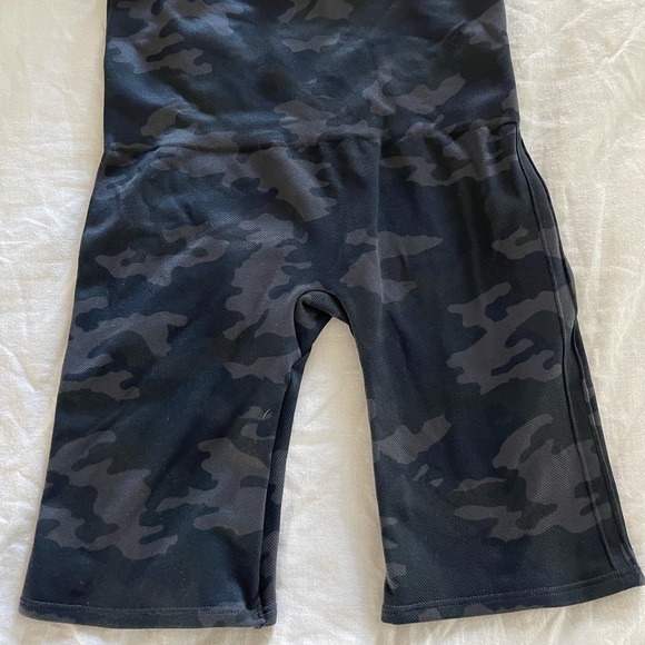 Spanx bike shorts - Picture 2 of 2